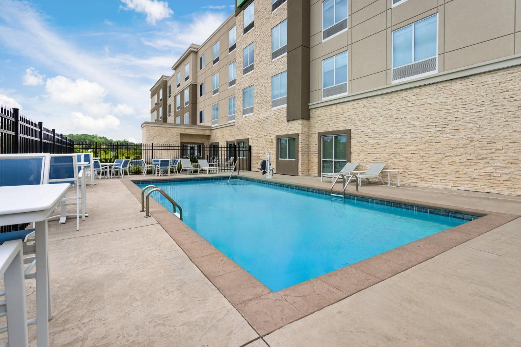 Holiday Inn & Suites - Savannah Airport - Pooler By Ihg מראה חיצוני תמונה